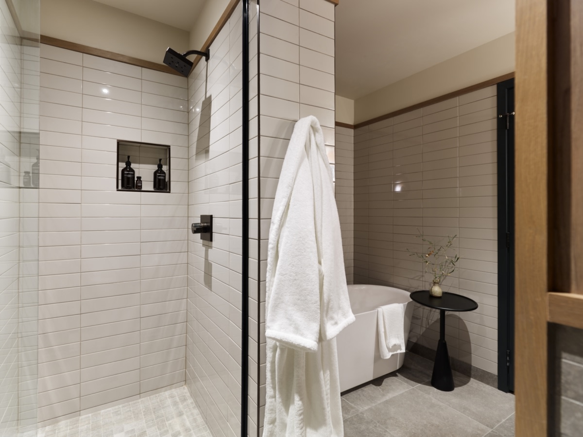 湖畔瑰宝 · 海港大酒店的现代改造丨美国密歇根丨Curioso-20