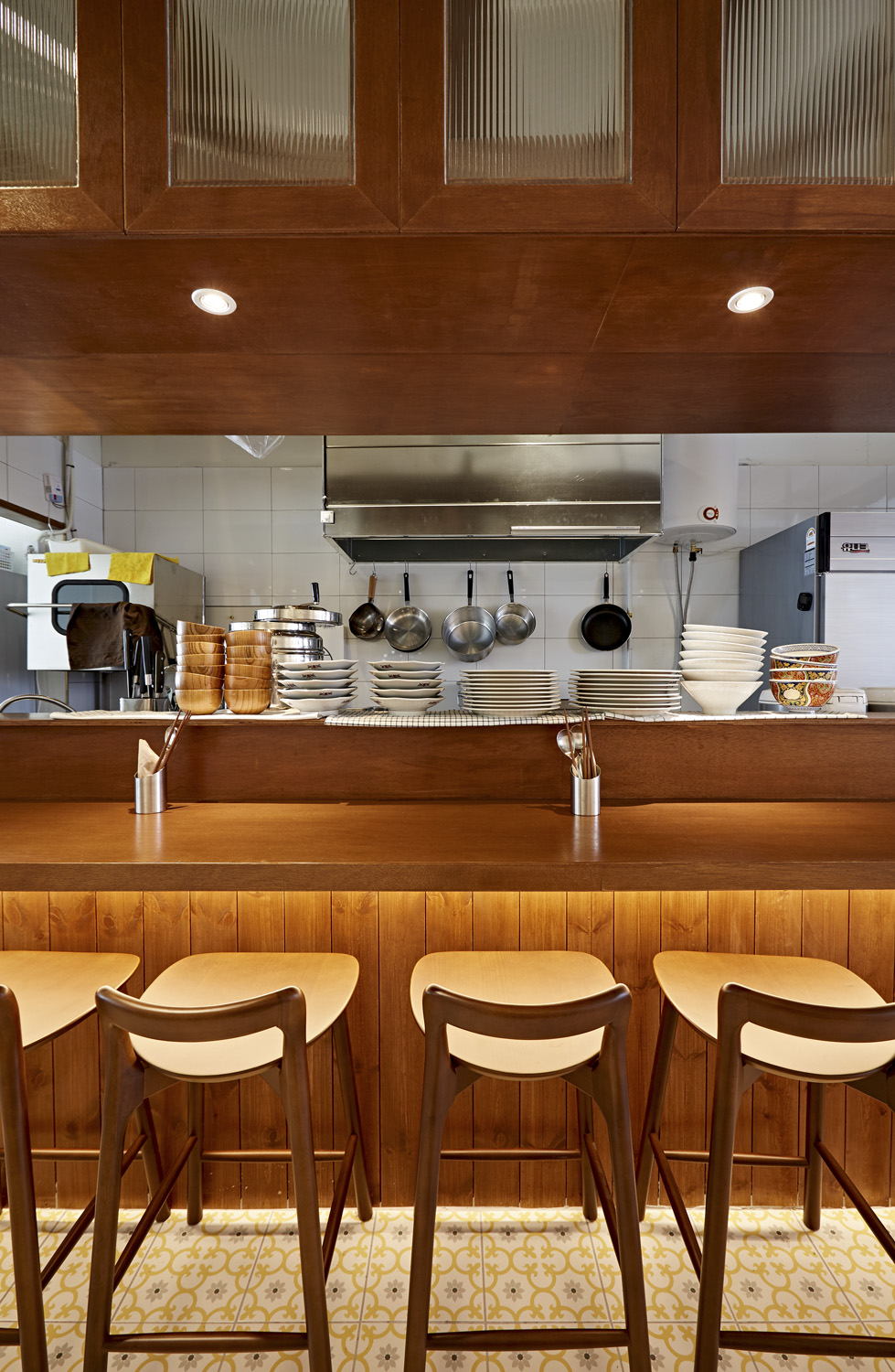 20 平米日式餐厅，极简风格打造温馨空间-12