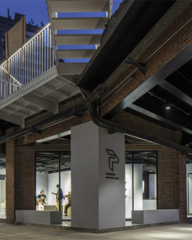 P GALLERY plastic people & sofubi潮玩画廊，北京 | OEO野境建筑