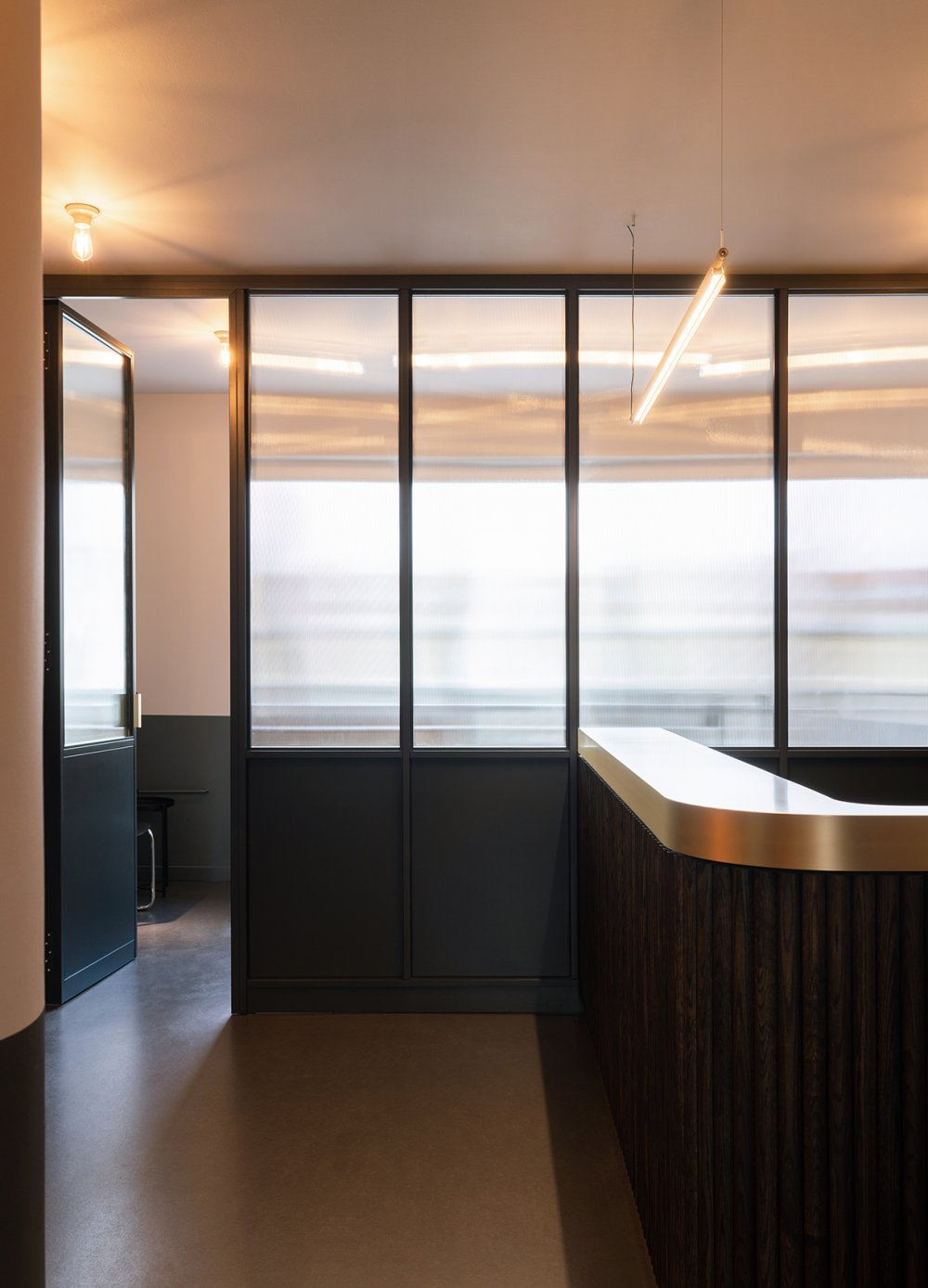 耳鼻喉科诊所CAR07
注：HNO在德语中是Hals-Nasen-Ohren的缩写，即耳鼻喉；Arztpraxis是德语诊所的意思 丨德国柏林-5