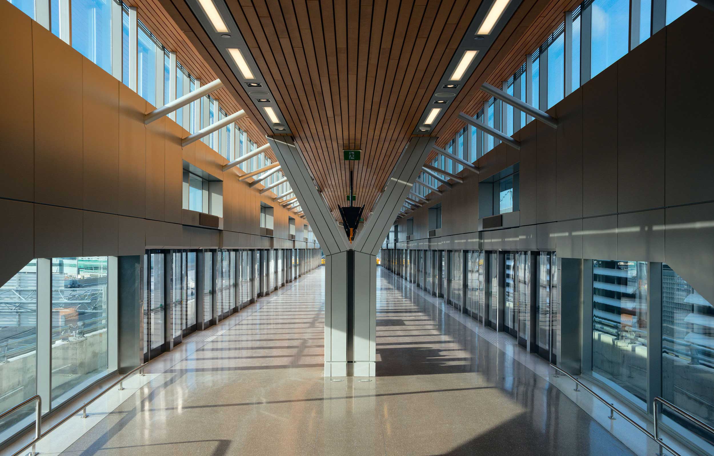 Metrolin·  UP E·press  联合车站购物休息区设计丨加拿大多伦多丨MACH Architektur,Winkreative等-0