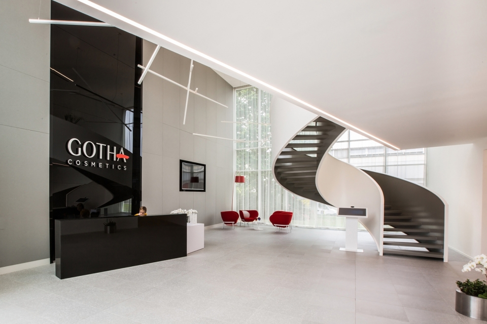 意大利 Gotha 化妆品公司总部，iarchitects 打造黑白对比的现代空间-19