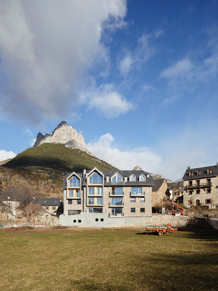 融合地域特色的环保共生社区-32