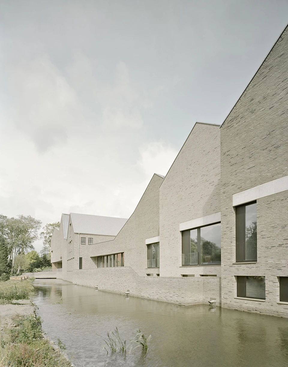 Pool Leber建筑事务所 | 理性与诗意的完美结合-31