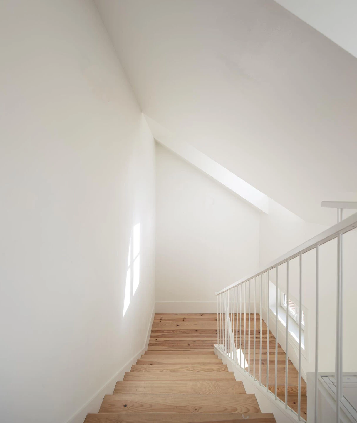 窗户的丨葡萄牙里斯本丨ATELIER CENTRAL Arquitectos-30