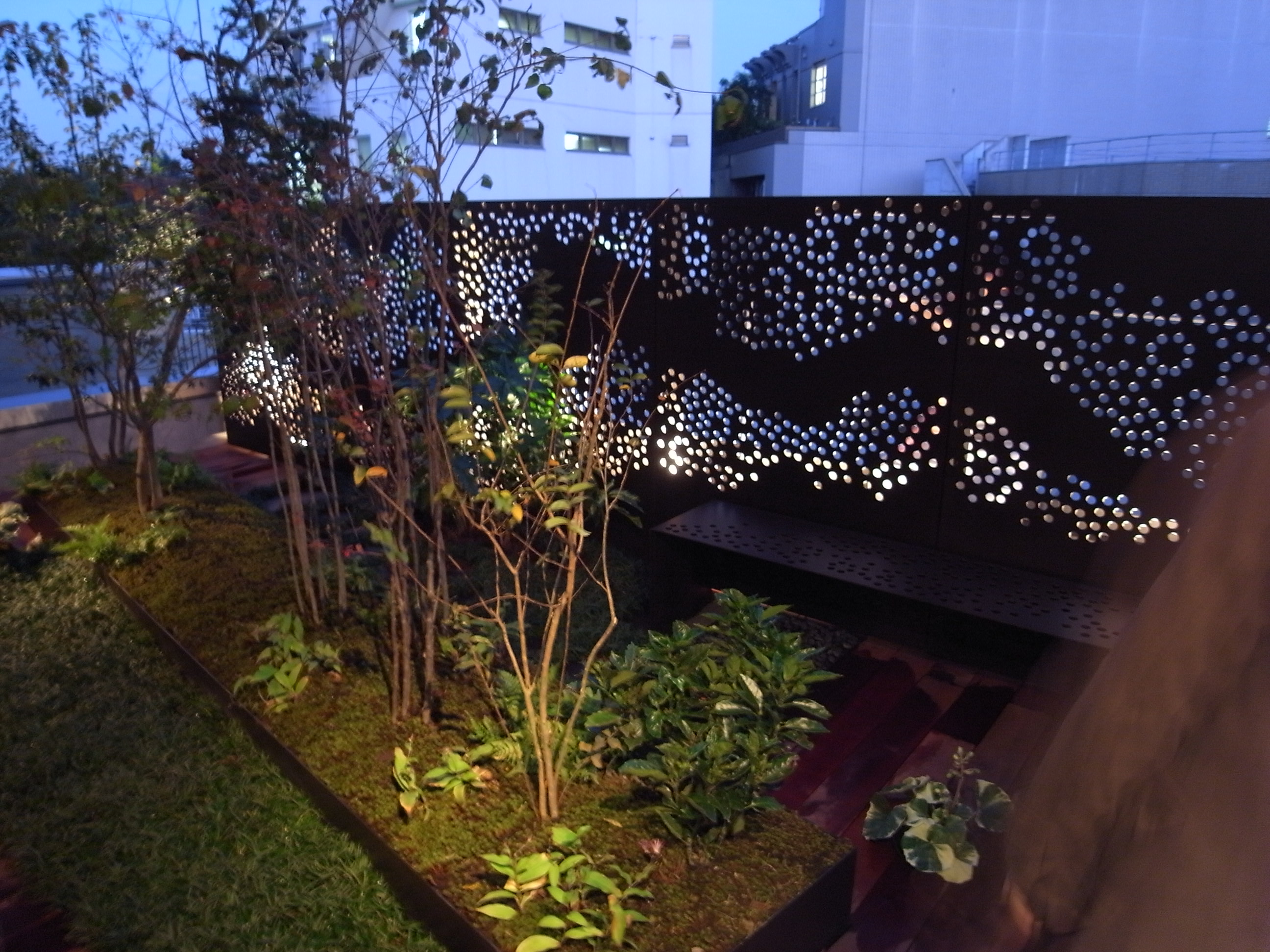 一番町弘和ビル屋上庭園丨松田平田设计-29