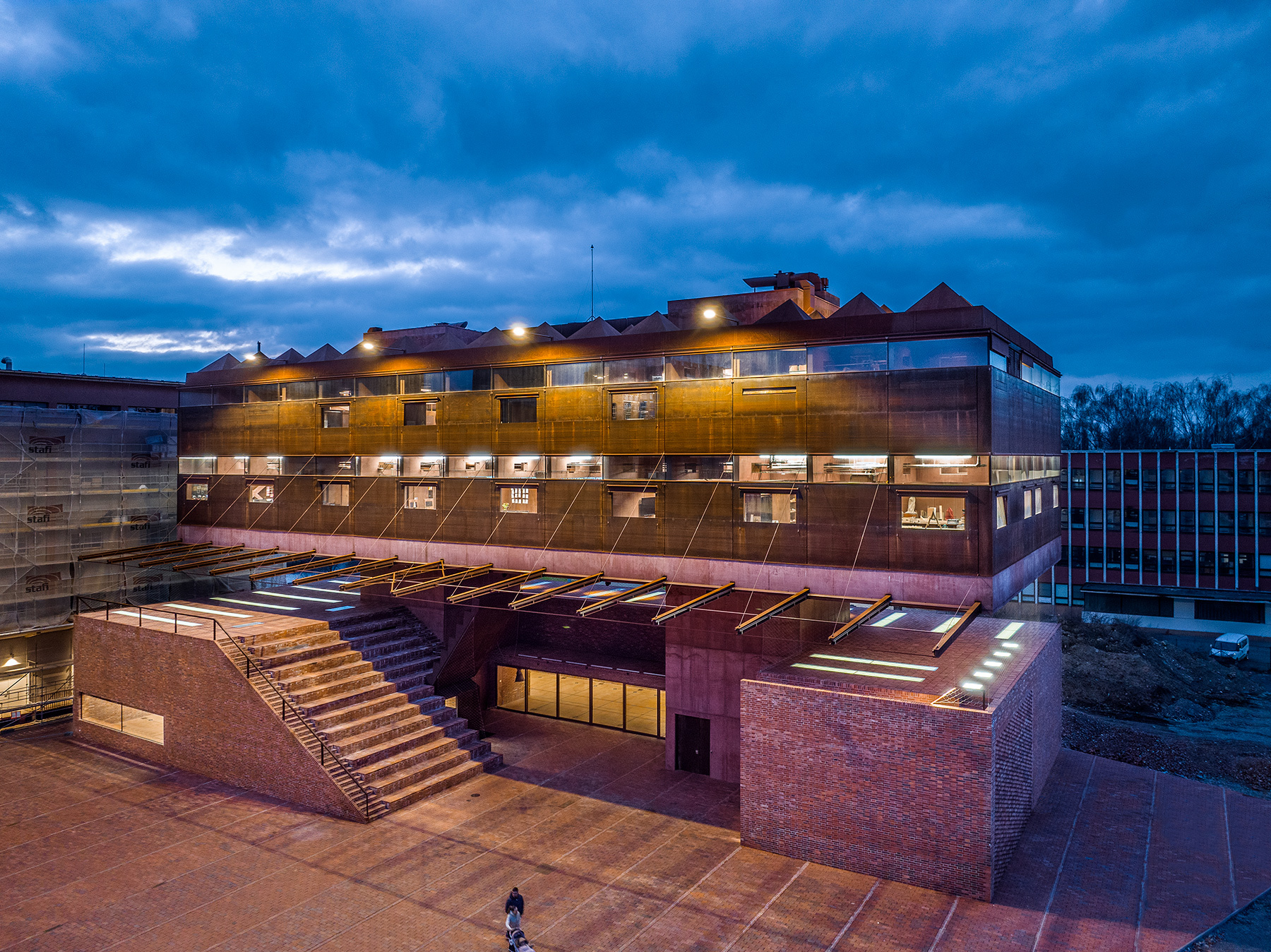 新舊共榮的城市典範：捷克舊磨坊改造，融合藝廊、教育中心、市民共享的文化場域 | FAM-71