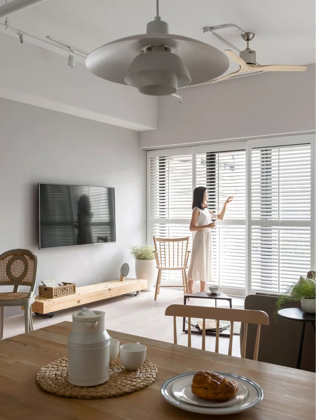 100㎡简约小资风住宅,宽敞自然的客餐厅空间-38