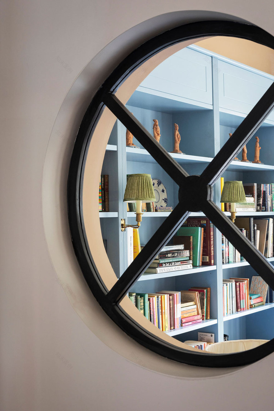 英国小城彩色家庭住宅设计-14