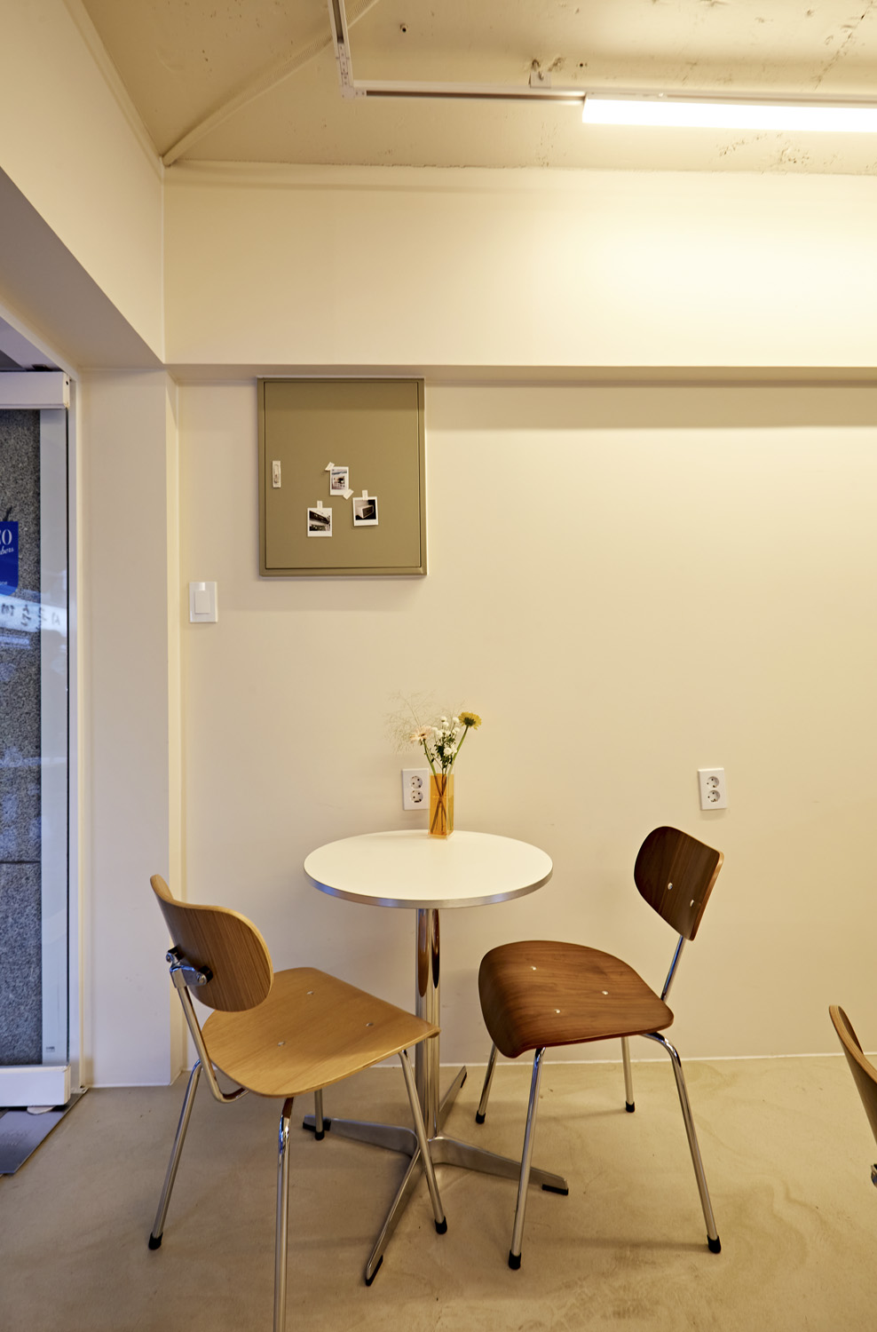 极简风格 13 坪甜品店设计-11