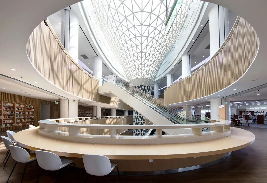 襄阳网红图书馆，自然光线下的现代阅读空间-53