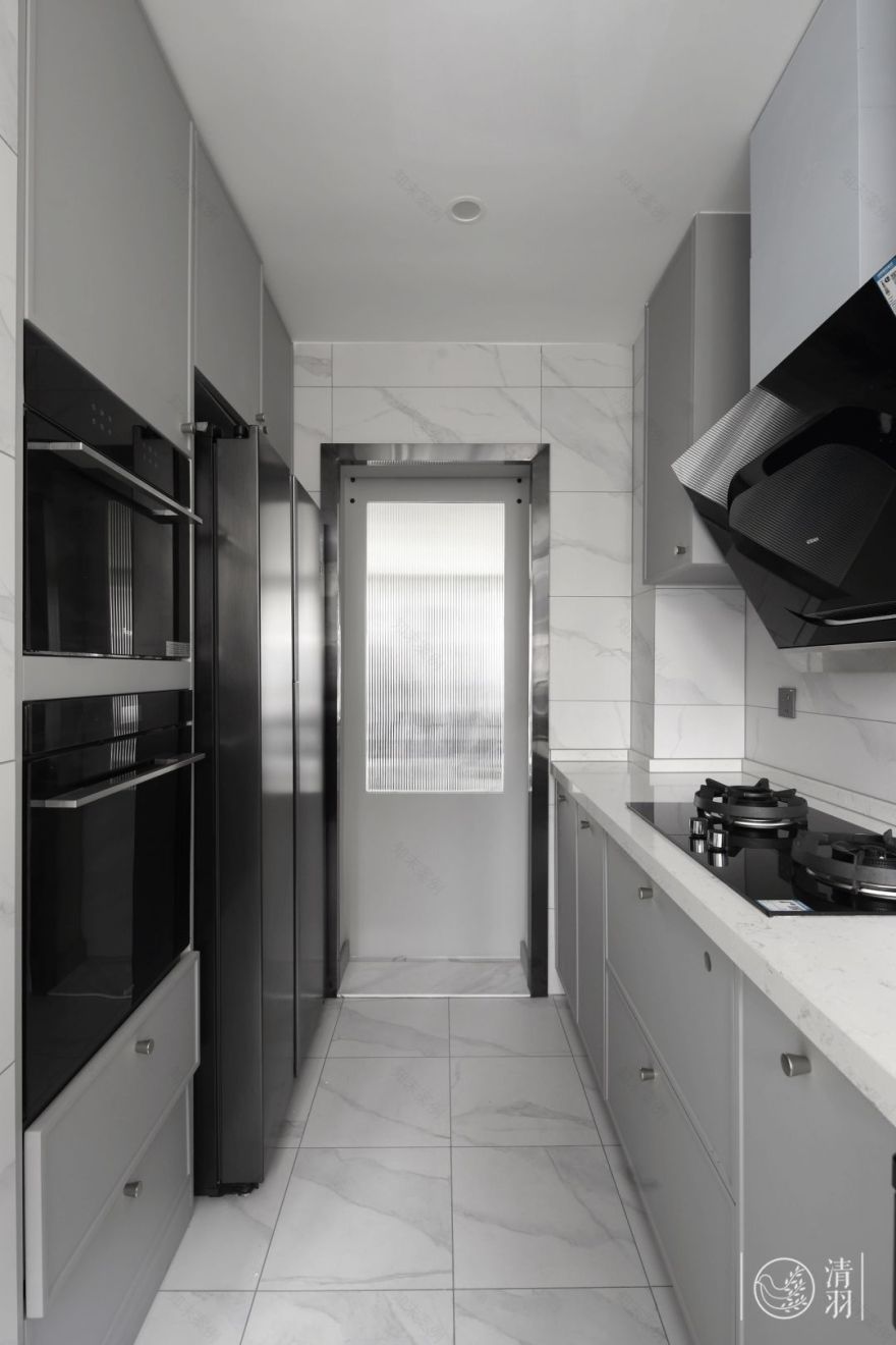 幸福诠释家的温暖——现代精致四口之家设计-58