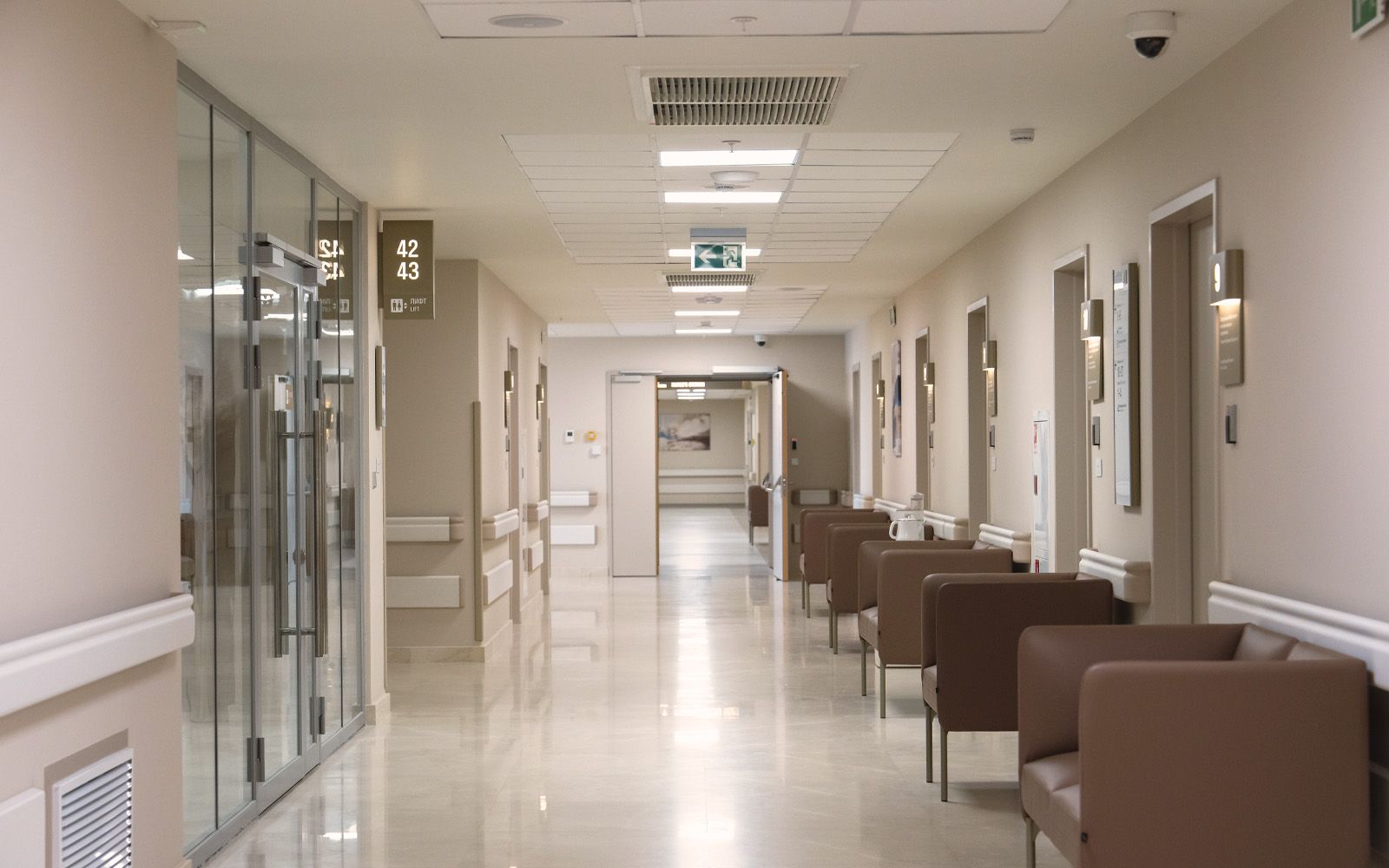 High-Tech Clinic Beloostrov Wayfinding System-44