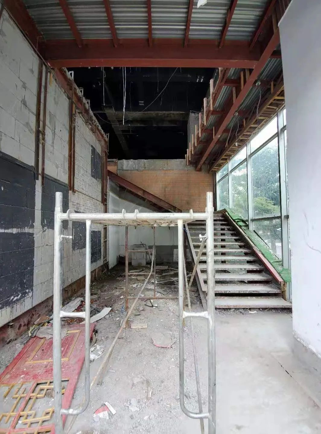 《好酒好菜吃鸡公司》 | 小空间，大气势-26