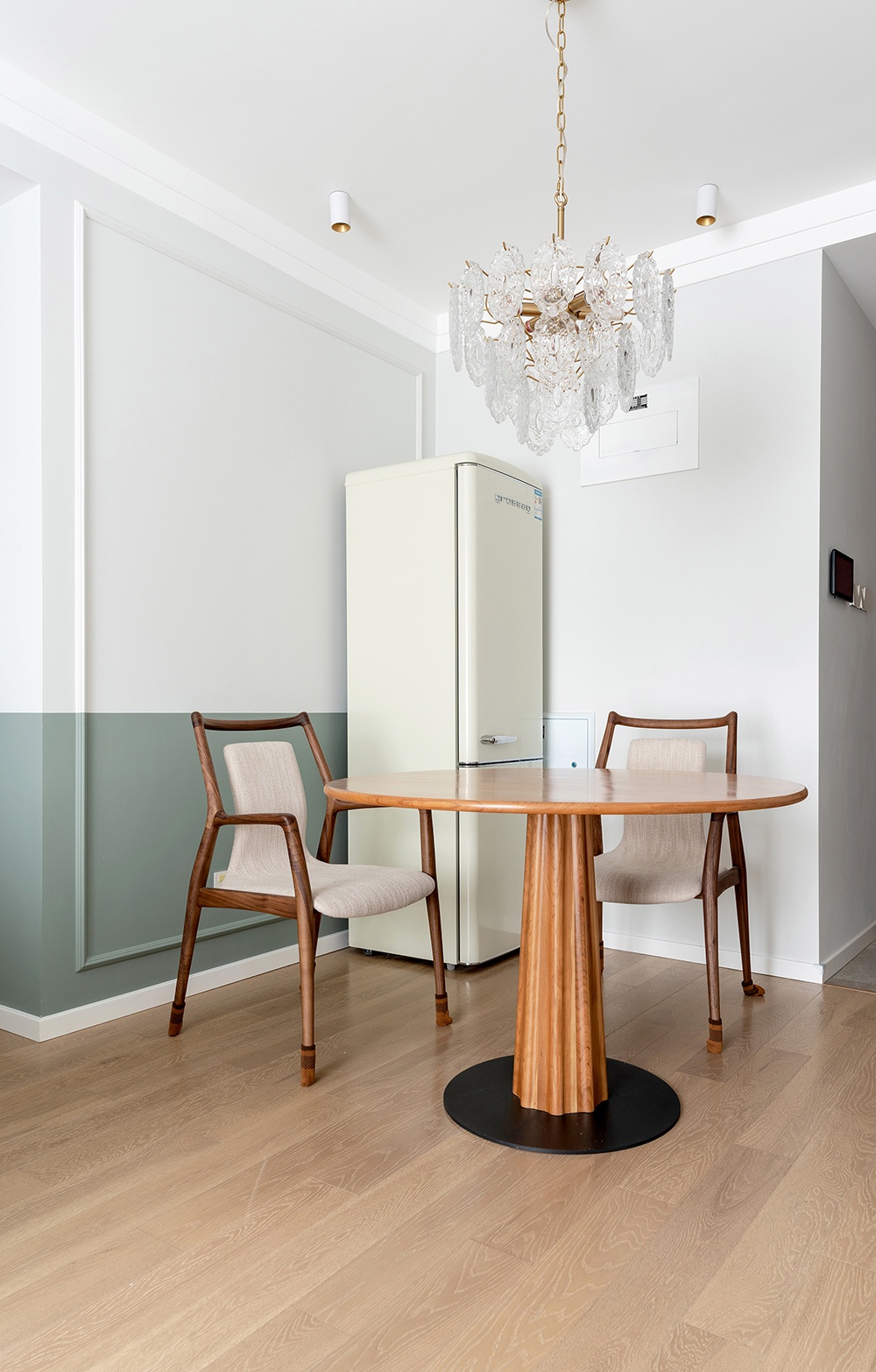 55㎡小户型重拾复古味，让家处处透露精致和浪漫-9