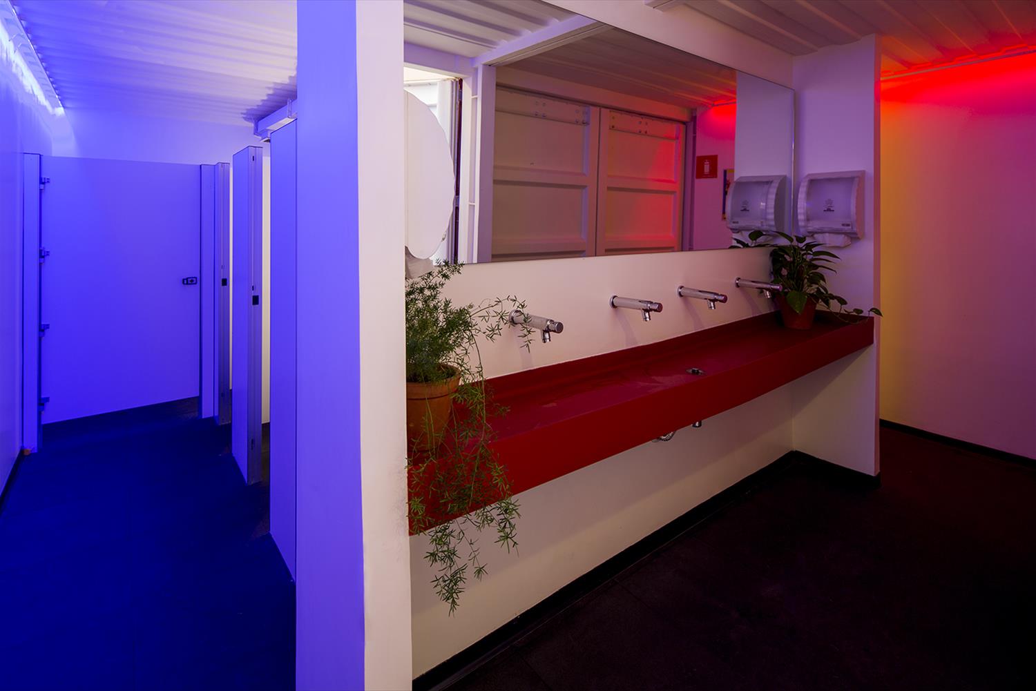 集装箱建筑的创新设计 | Julice Boulangère Pinheiros-10