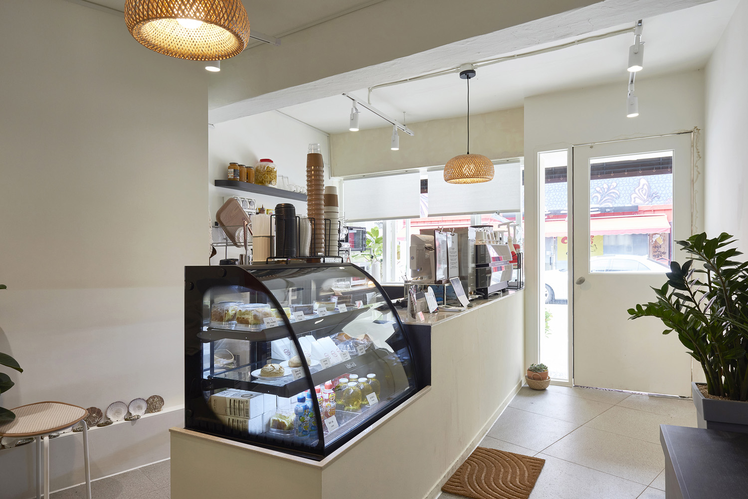 19 平米小空间，韩国设计师的惊艳咖啡厅设计-14