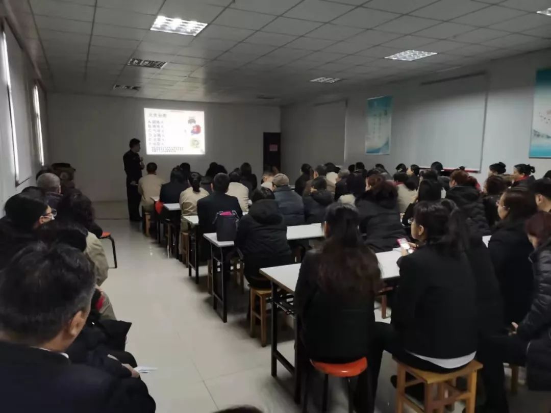 东明家居西二环店消防安全培训 提升员工灭火技能-6