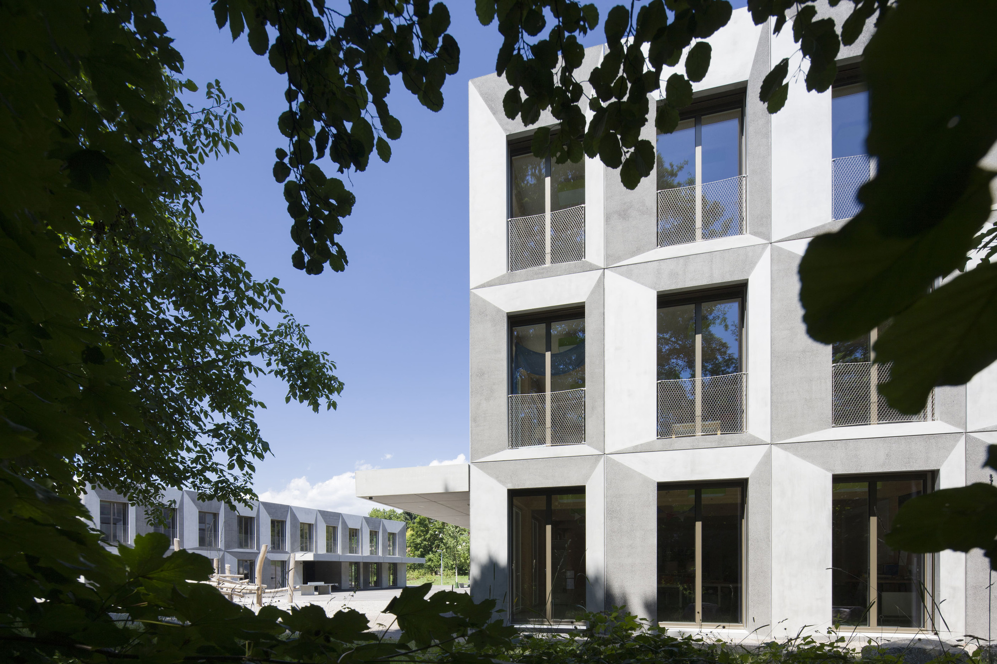 大学丨瑞士丨ahaa-10