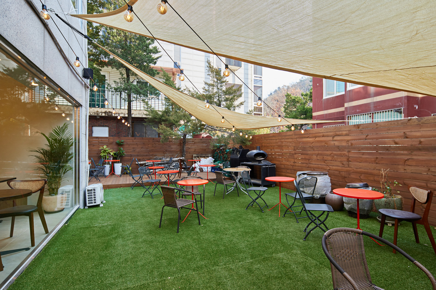 首尔 60 平现代宠物咖啡厅设计-16