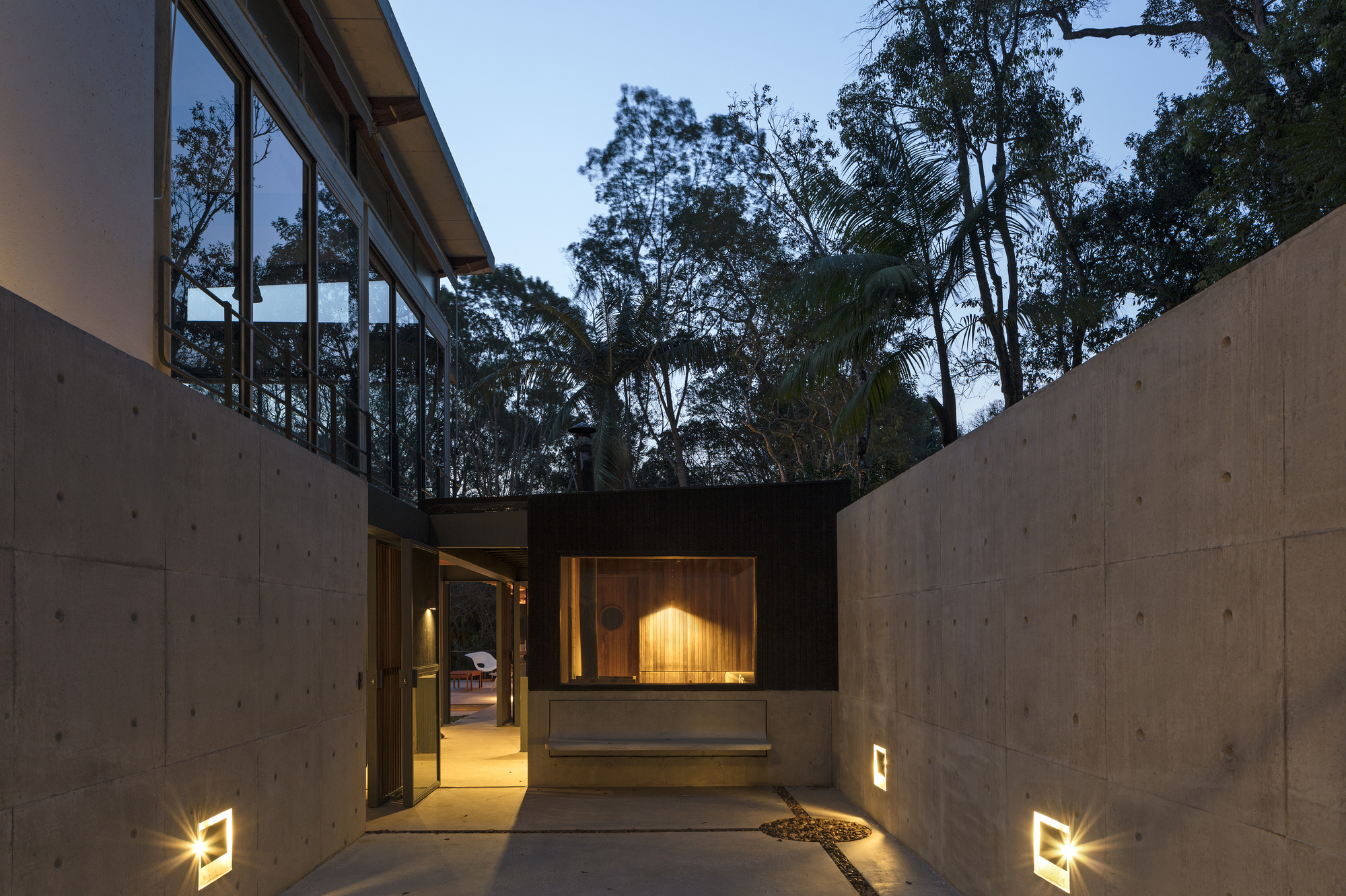 Ibiuna House / Metro Arquitetos Associados-33