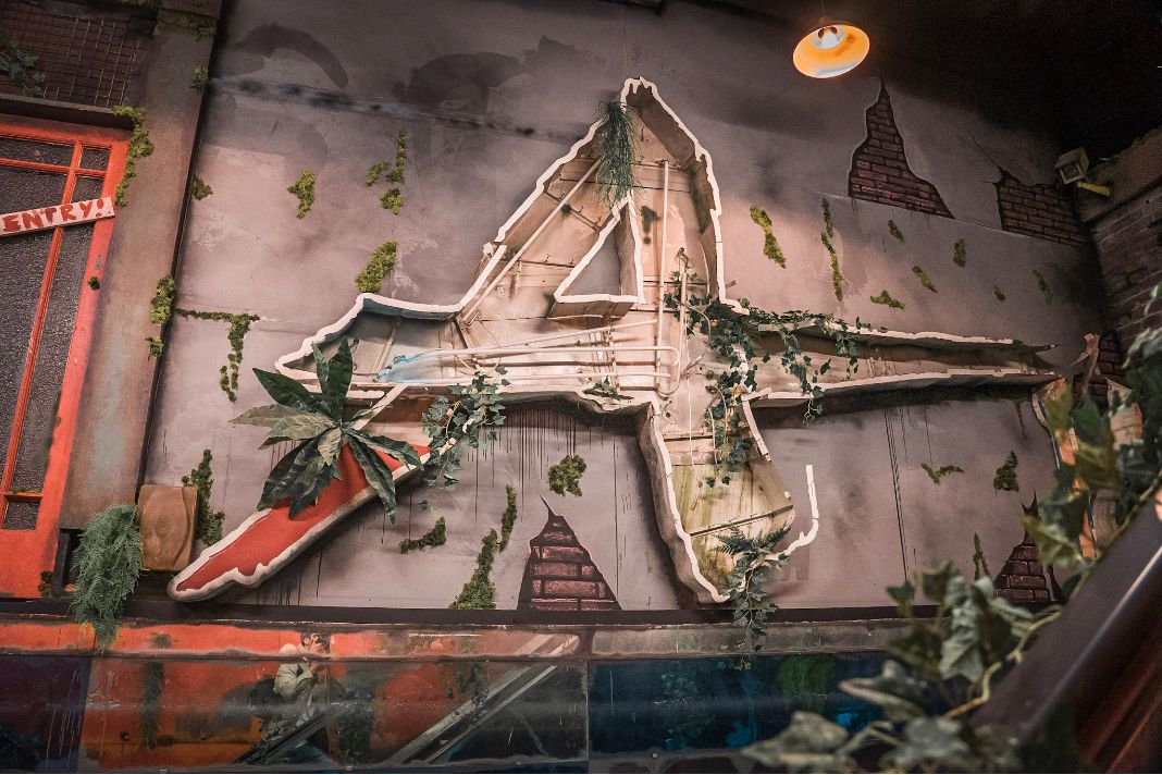 反乌托邦的恣意天堂 | 英国老旧购物中心的重生设计-25