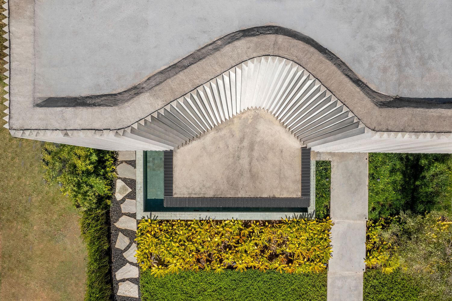 Leo Romano 的优雅 pleated House-15