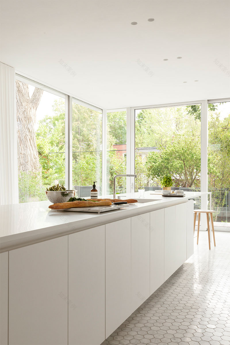 加拿大现代家居 | 木元素与创意后院的完美融合-13