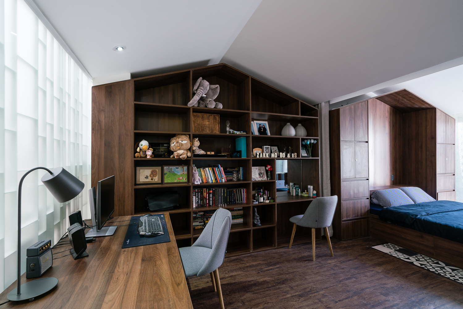 ZAKK ANDS HOUSE 透明金属边界与自然光影的完美融合-45