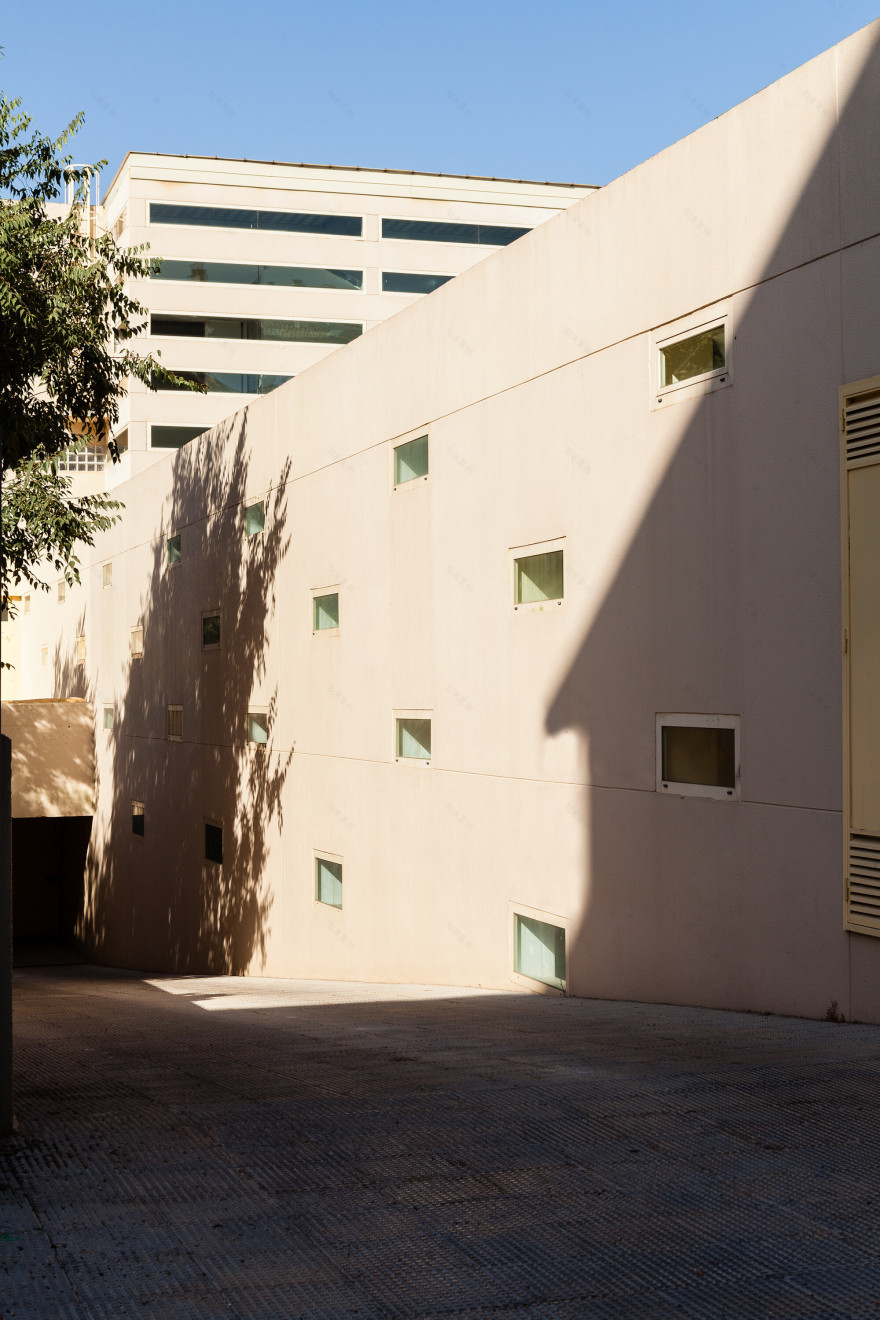 格兰纳达大学建筑群-28