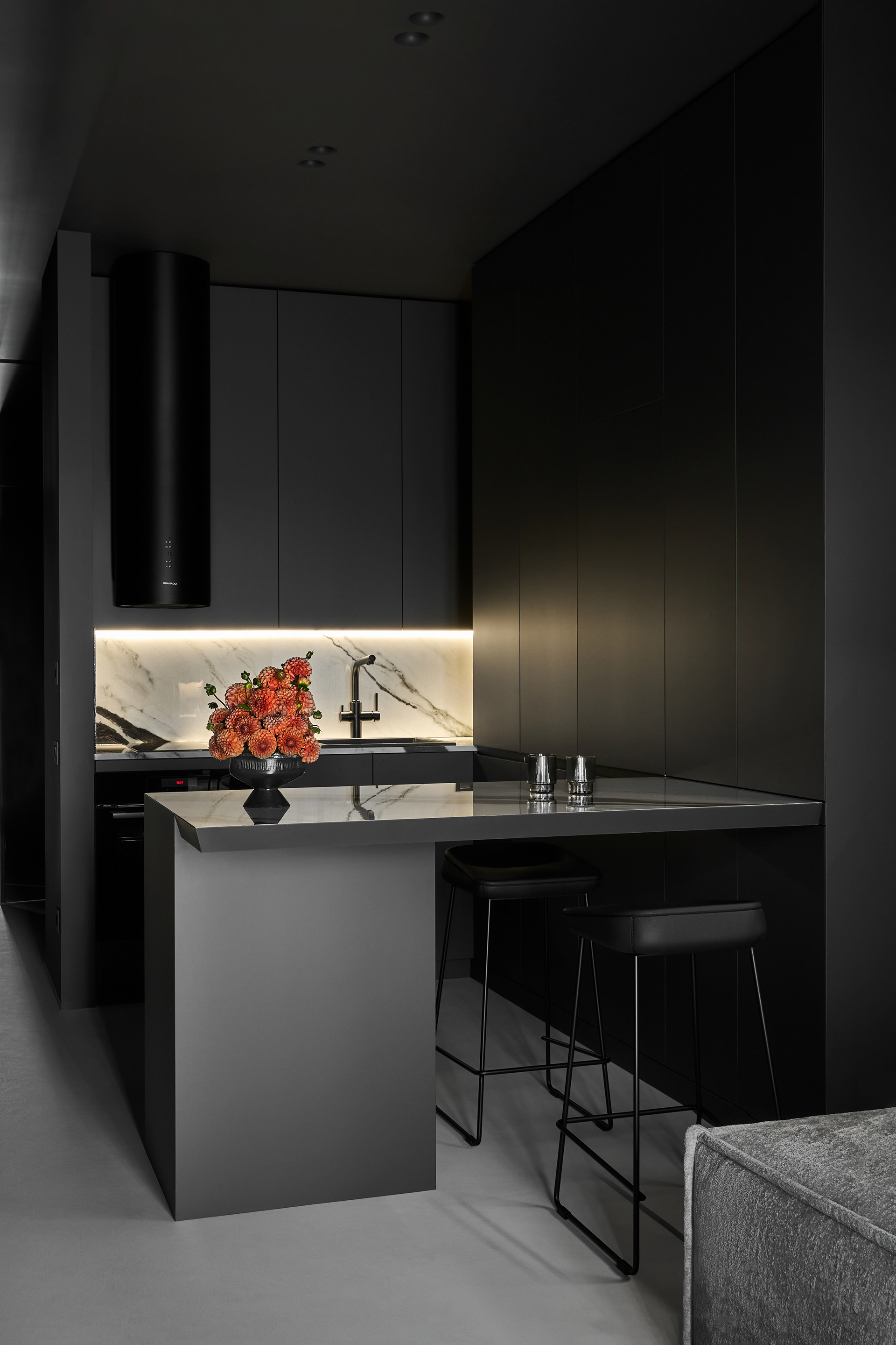 阿克罗波利斯1 2

注：Akropol常见音译为阿克罗波利斯，但由于不清楚这里 Akropol 1 2 的具体语境，仅按常见音译处理 丨乌克兰敖德萨-15