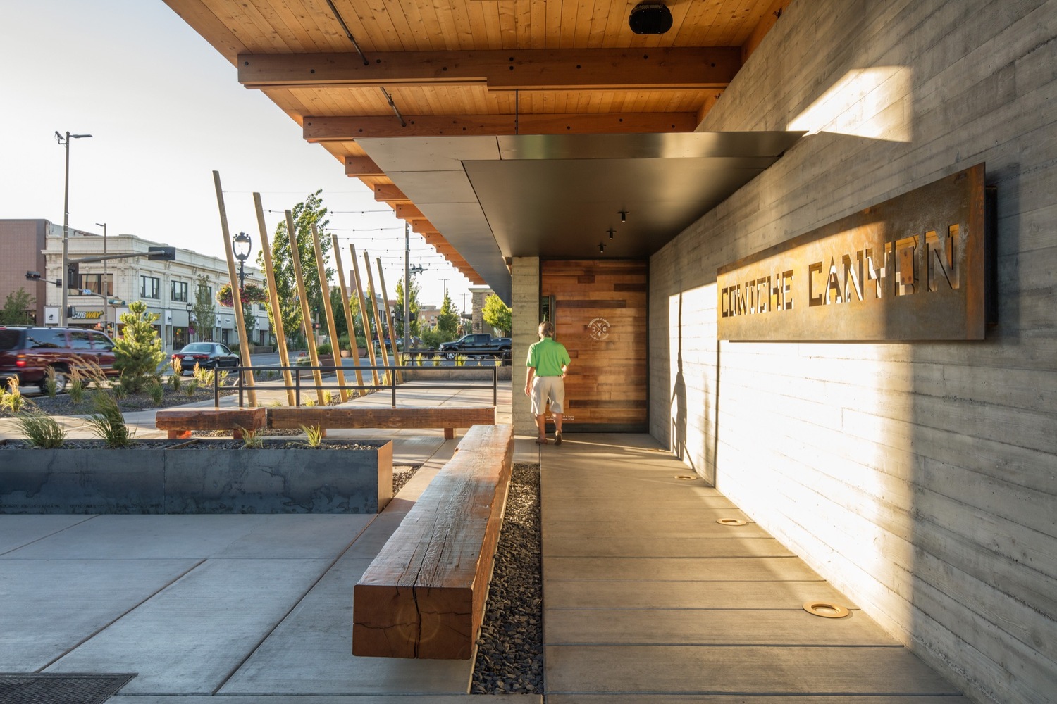 亚基马谷农业遗产的复兴 · Cowiche Canyon Kitchen and Icehouse Bar-70