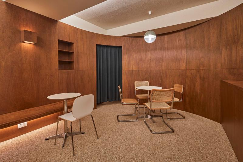 二十平米温馨小咖啡馆，灯光设计成焦点-8