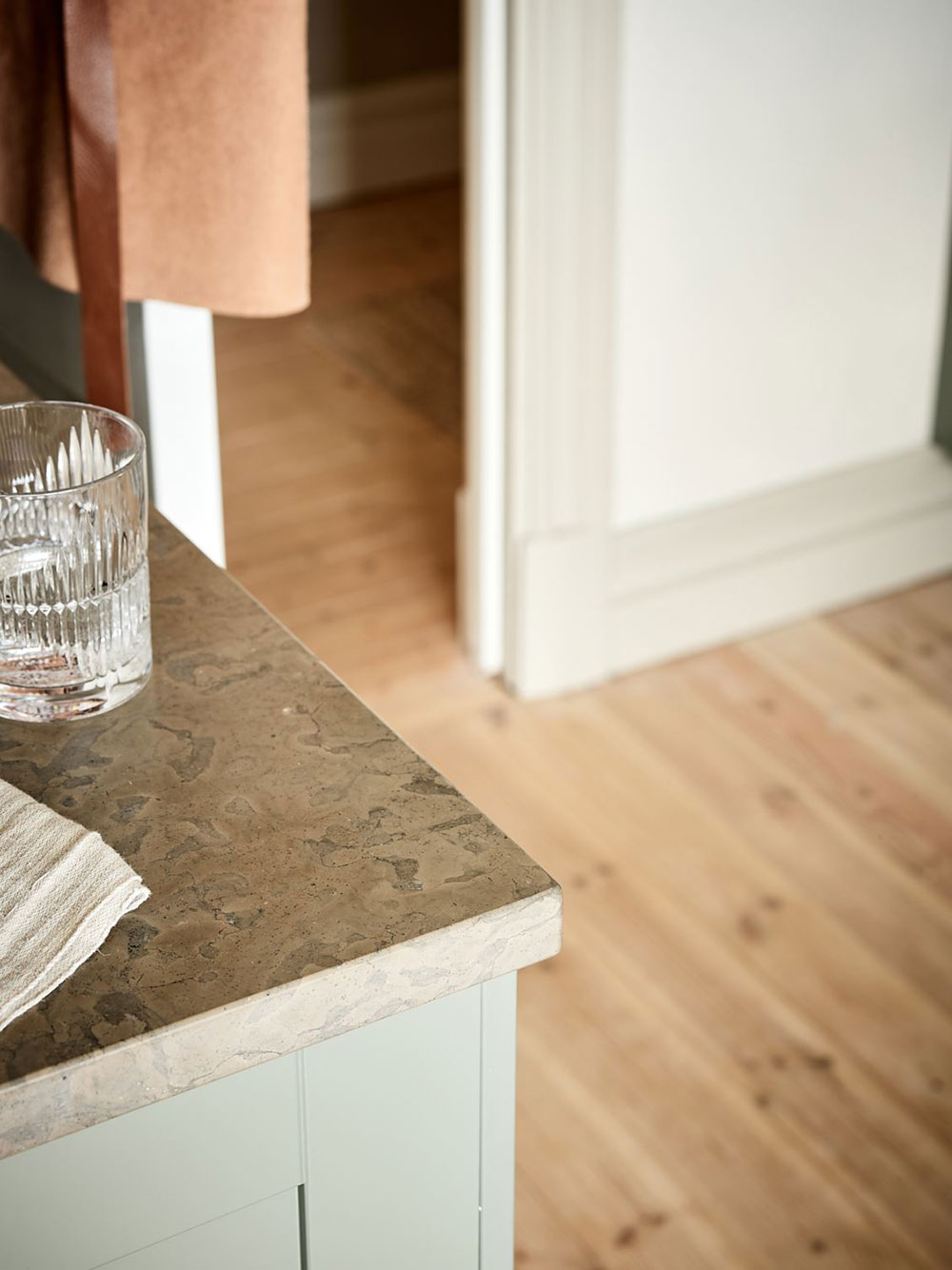 温馨舒适的斯堪的纳维亚风格公寓-16