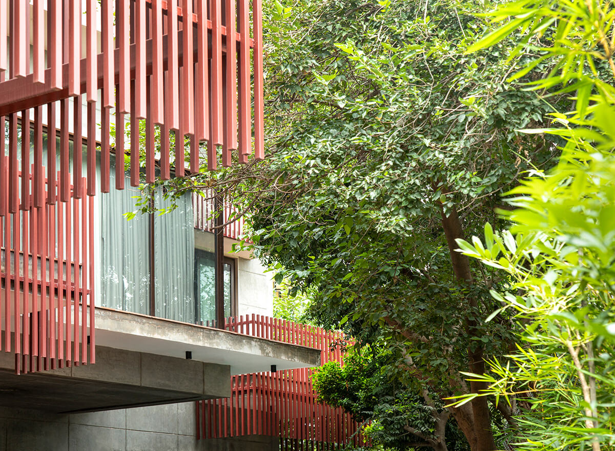 House With 49 Trees RENESA-16