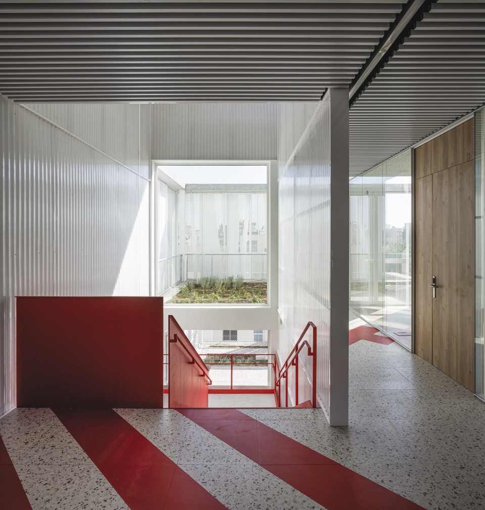 Malaga 红十字协会办公总部丨西班牙丨endosdedos® architecture-45