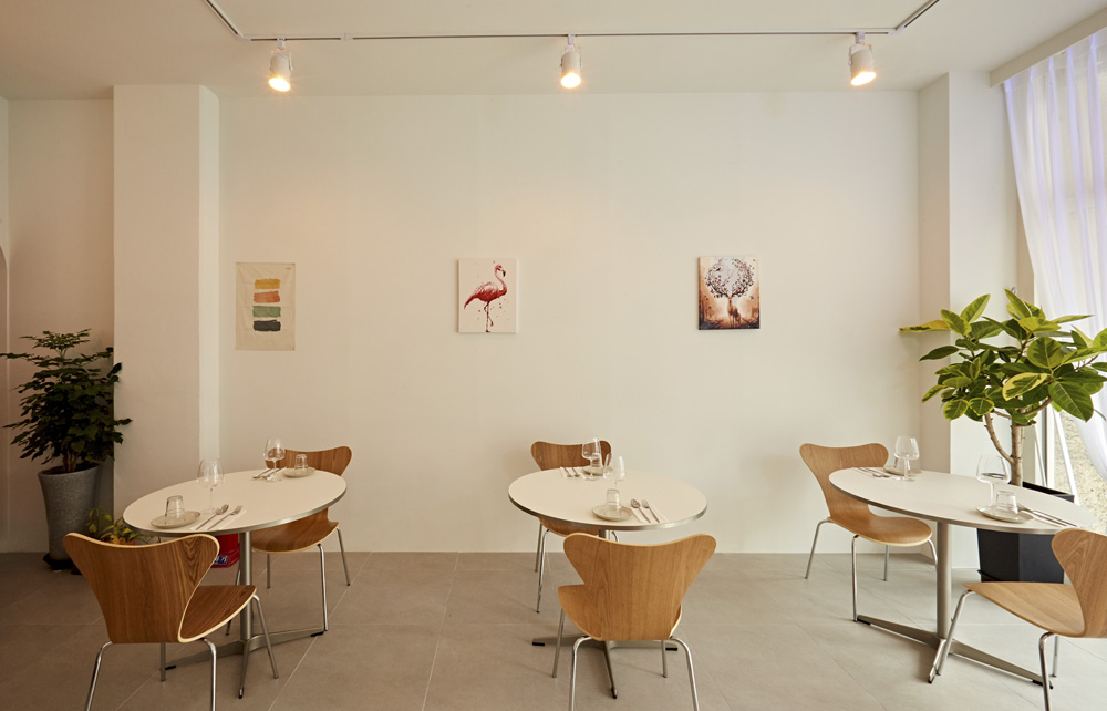 13 平小空间，白色与木色调的精致设计-6