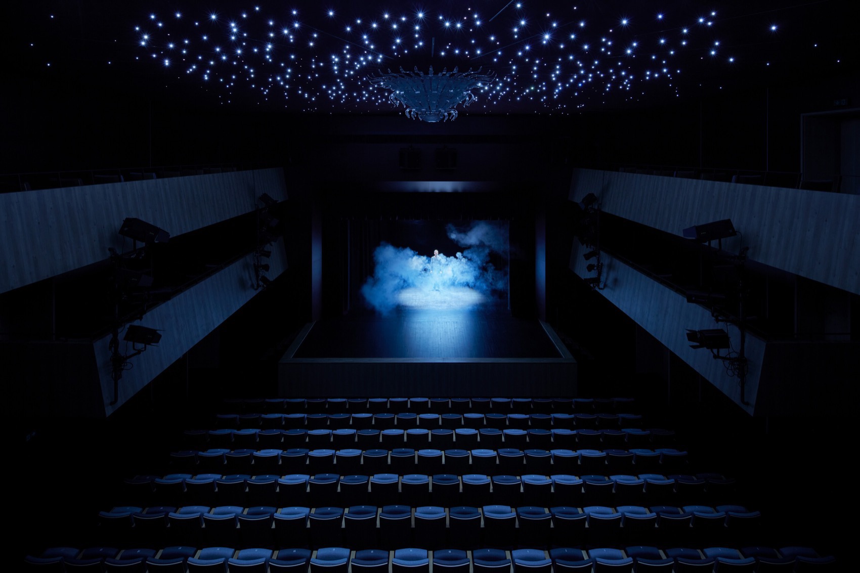 捷克Jirásek剧院修复丨Adam Rujbr Architects-36