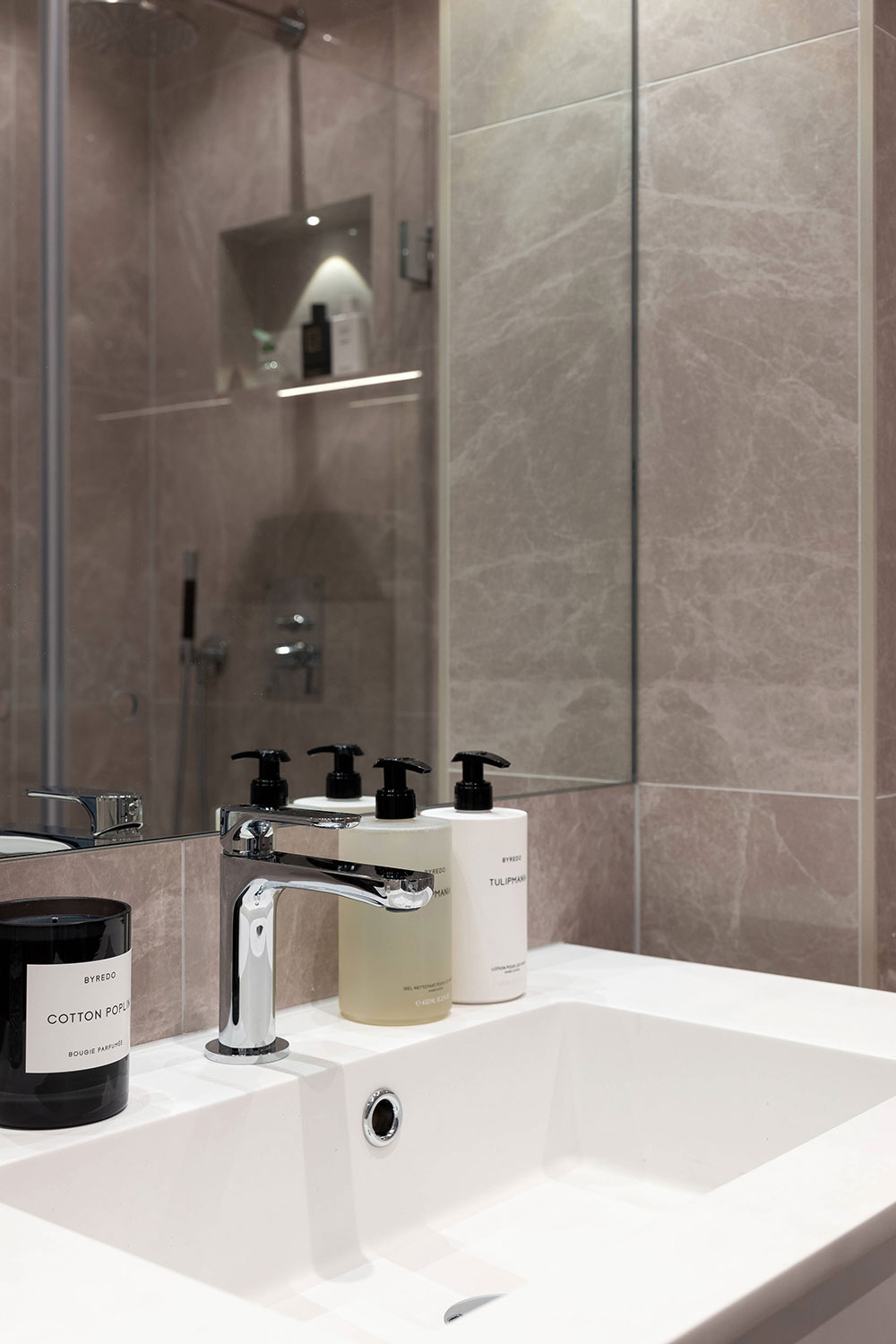 斯德哥尔摩优雅公寓 | 古典与现代的完美融合-26