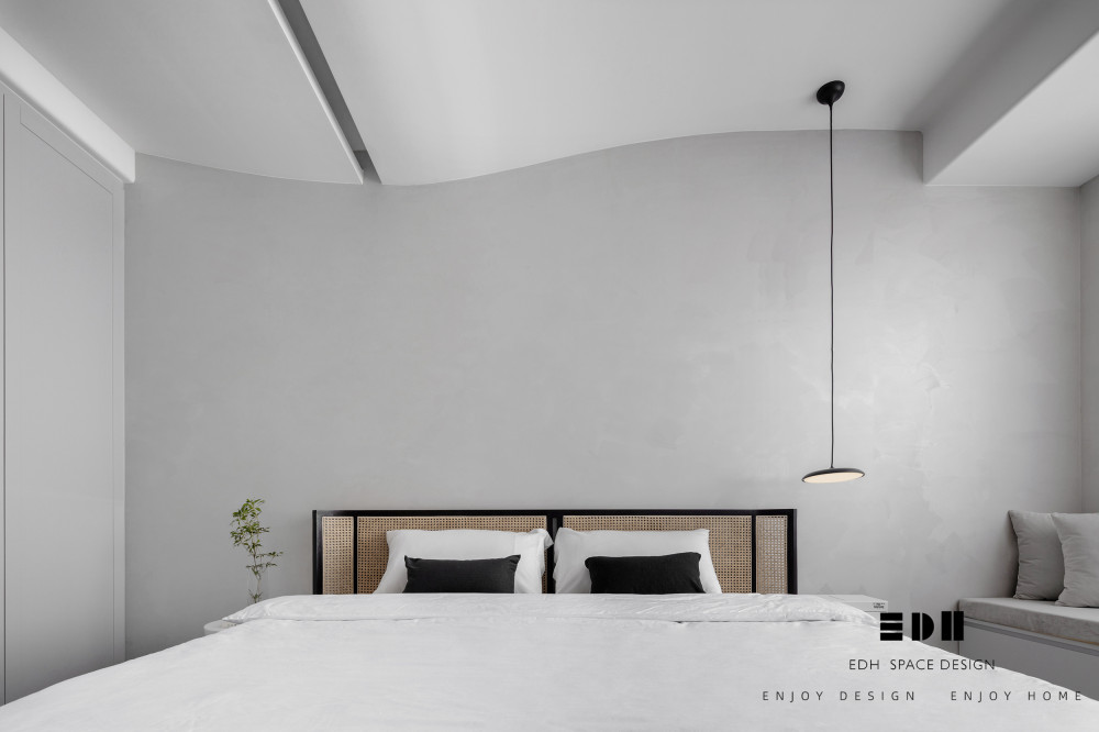 星空之梦 · 红金交织的现代家居空间-50