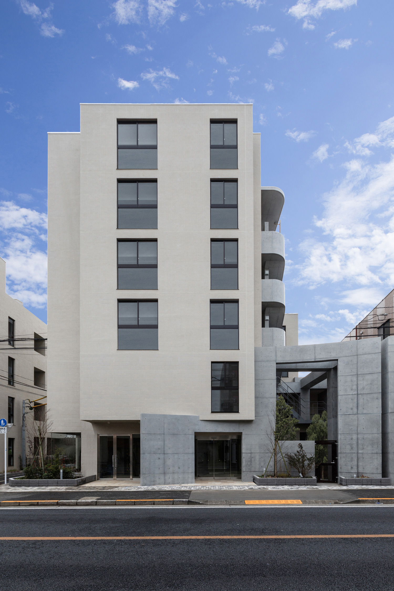 融入城市的公共森林——YDS Architects 公寓设计-6