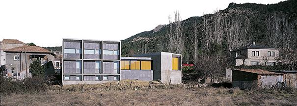 Valdemaqueda 市政厅 | 混凝土结构与环境的和谐共生-10