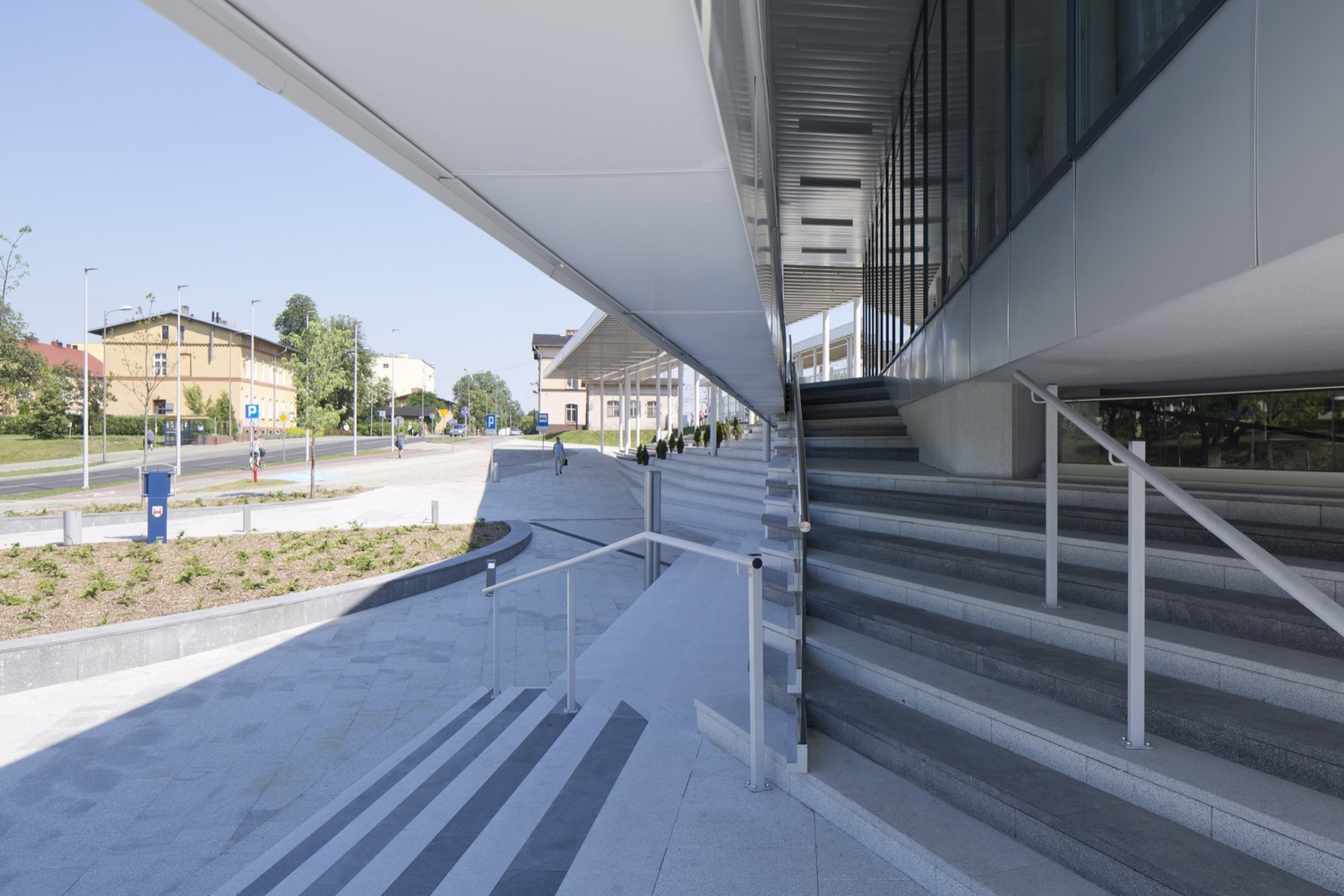 波兰索雷克库贾斯基交通枢一体化设计-31