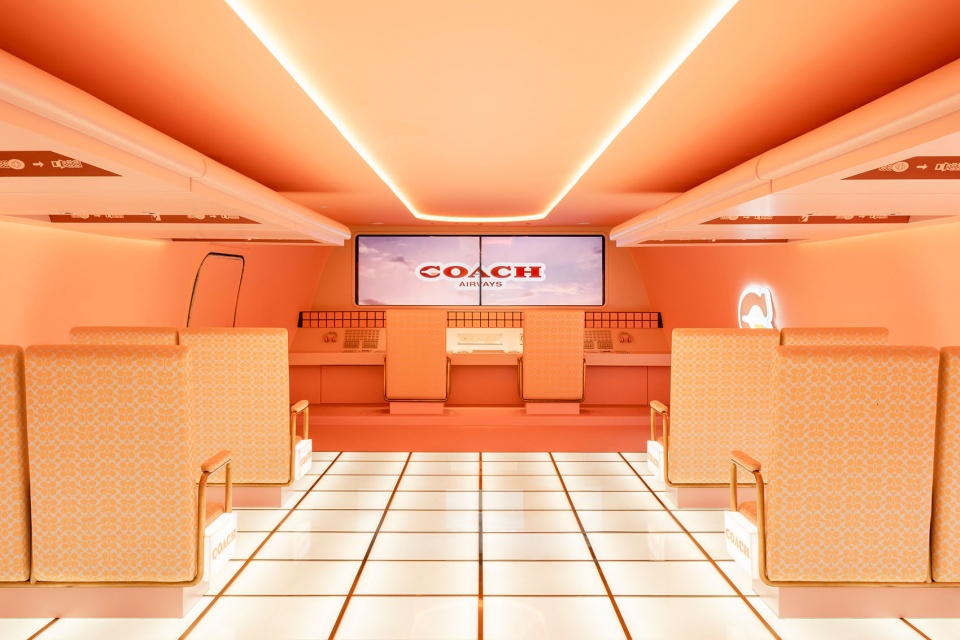 Coach Airways 航空传奇丨Coach New York 与 Spacemen-12