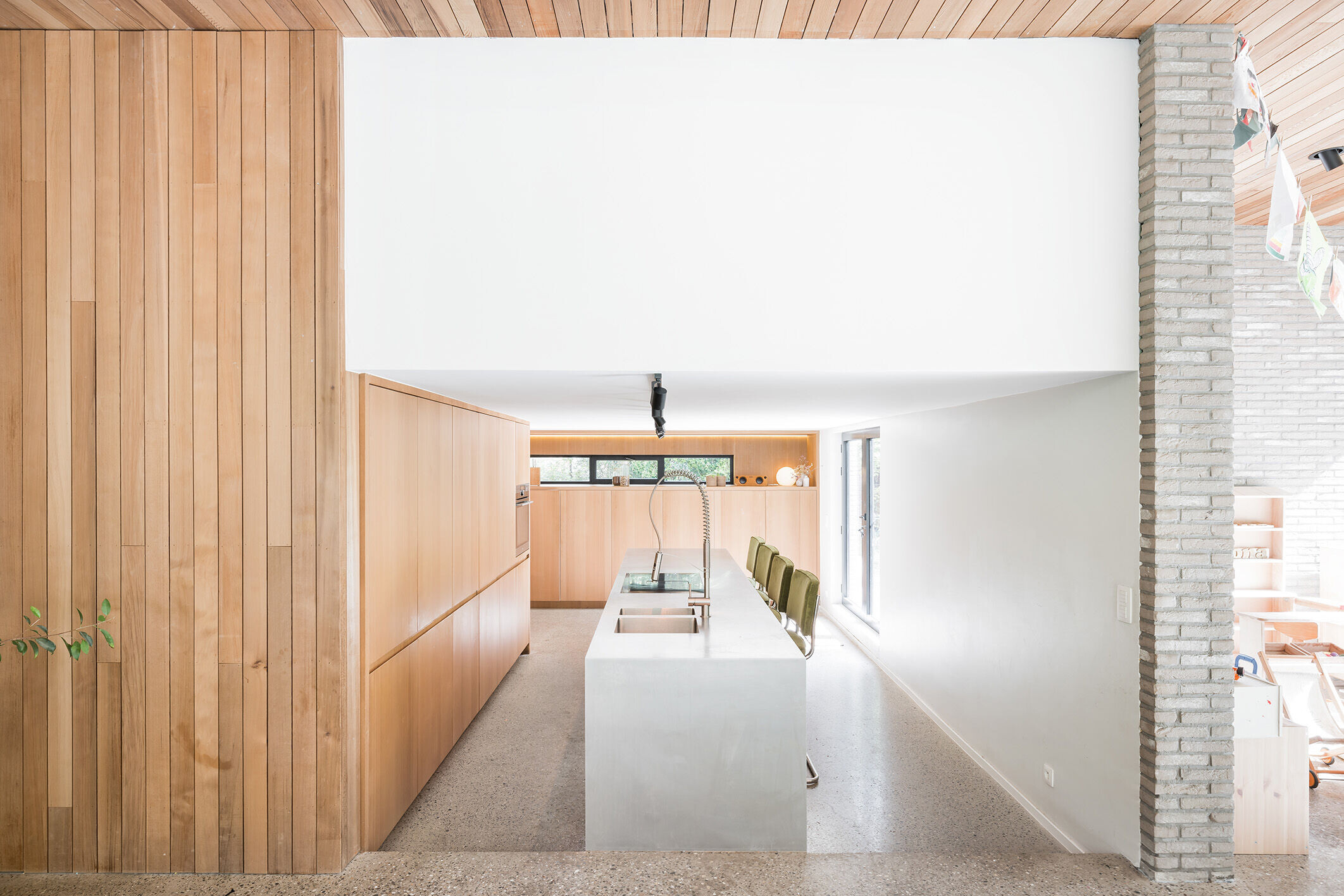 致敬原貌的比利时 Schoten 住宅翻新-10