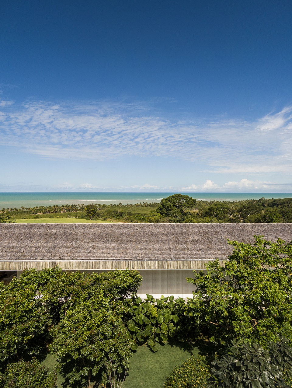 巴西 Trancoso 住宅,金属结构与有机材质的完美融合-7