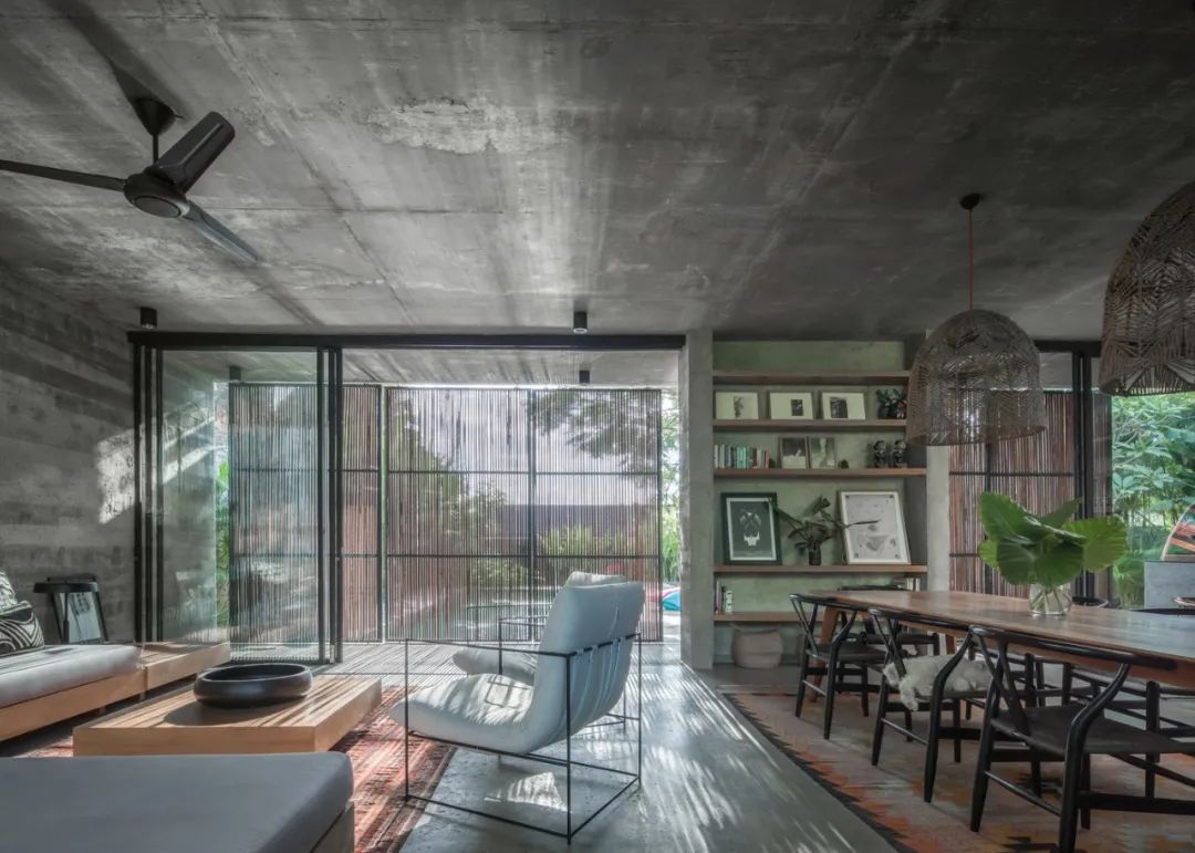 印度尼西亚 800㎡私密住宅,绿色景观中的混凝土盒子-19