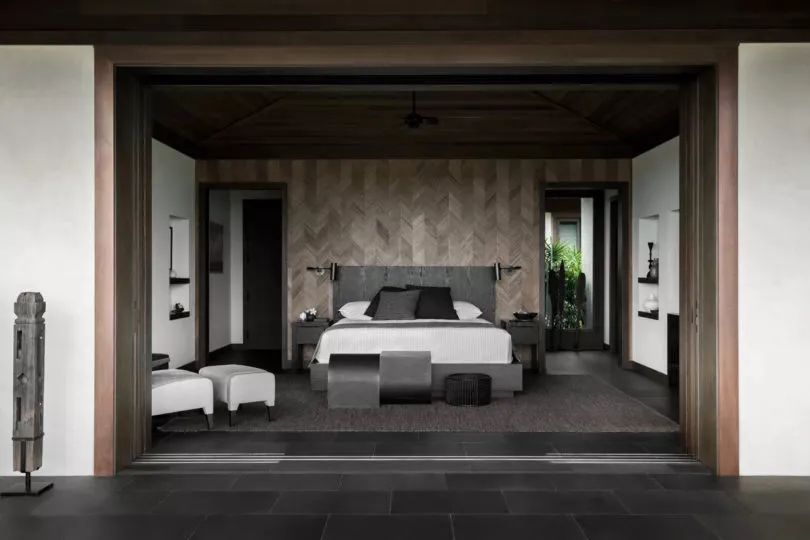 奇葩设计师用2年把房子涂成黑色,还被夸是天才？-115