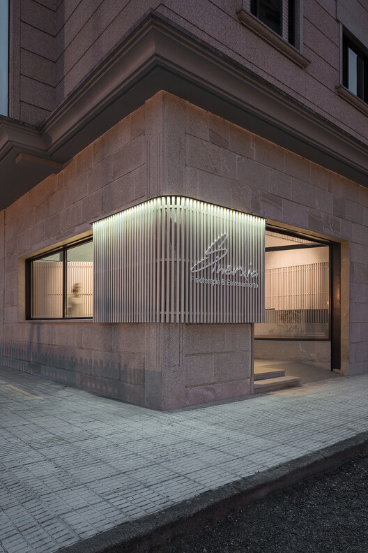 西内利亚物理治疗中心丨西班牙丨Erbalunga estudio-19