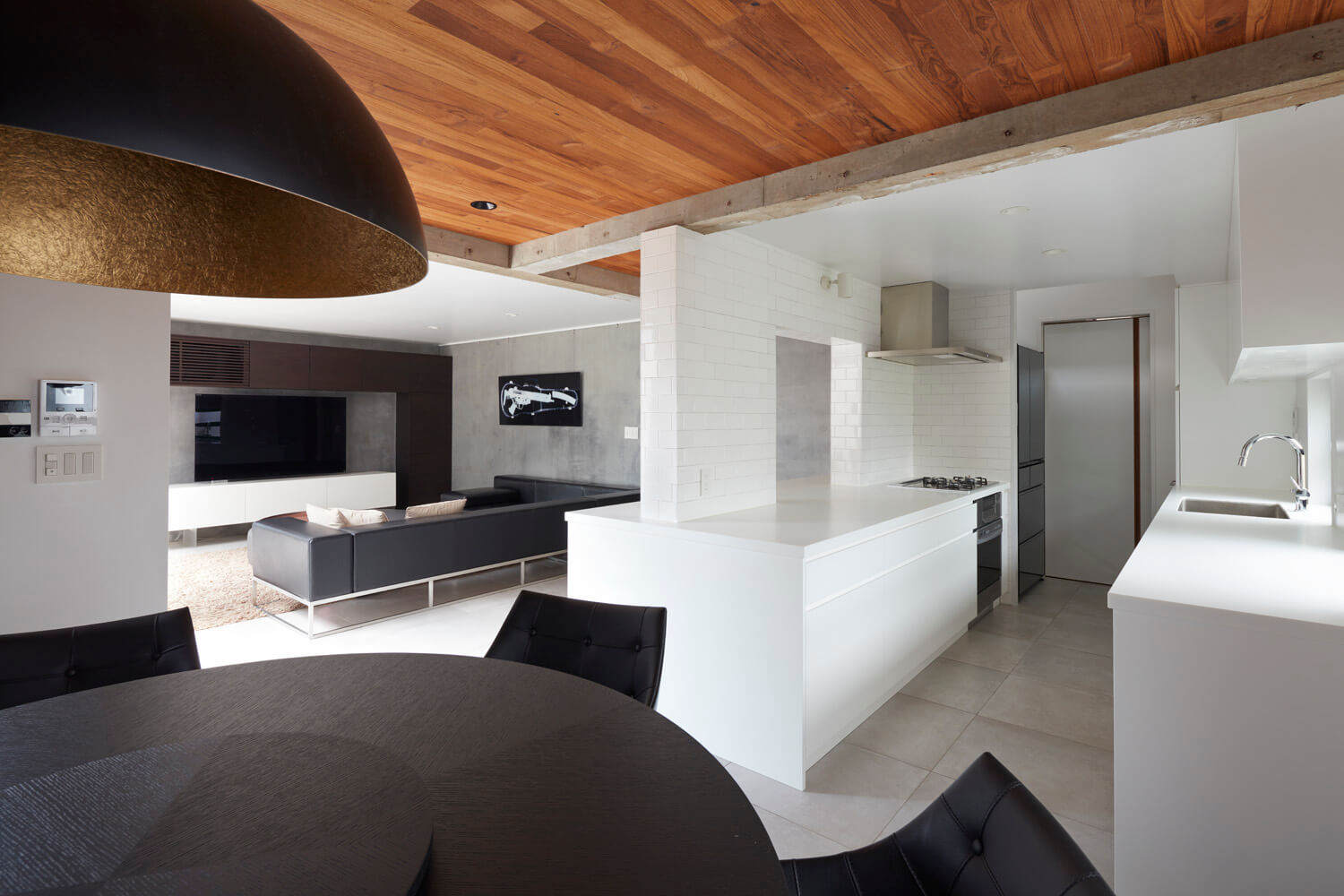 东京 Komazawa 工业风住宅 | 混凝土与木头的温暖对比-8